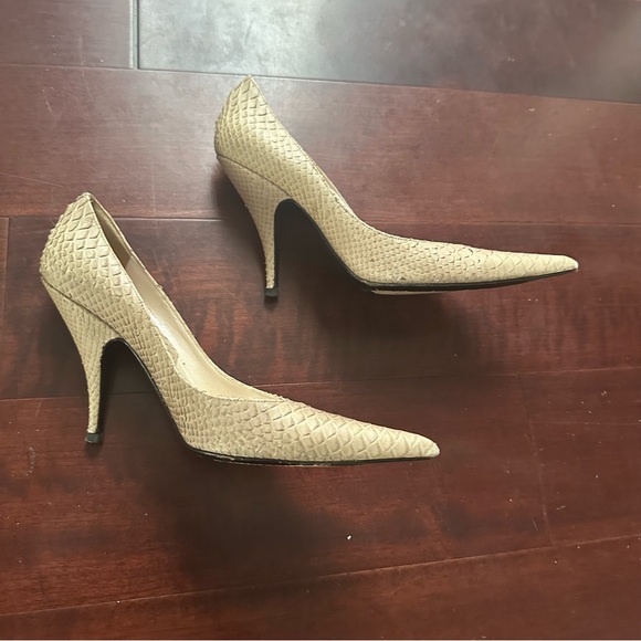 Dior Snakeskin Pointed-Toe Pumps - Picture 4 of 6